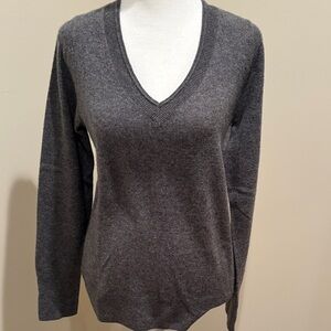 Halogen Charcoal V-Neck Women's Cashmere Sweater